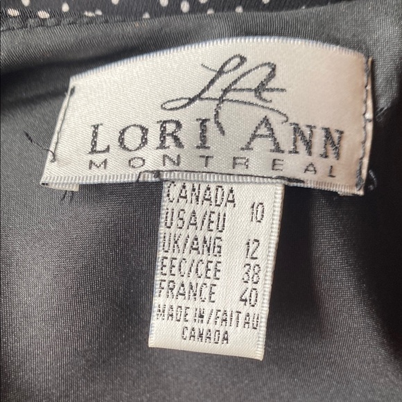 Elegant Black and White Backless Dress - Picture 2 of 11